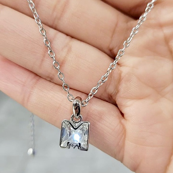 Personalize Swarovski alphabet pendant necklace - Picture 10 of 11